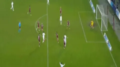 罗纳尔多面临重大决策：一举签下哈兰德、莱万等七位顶级前锋